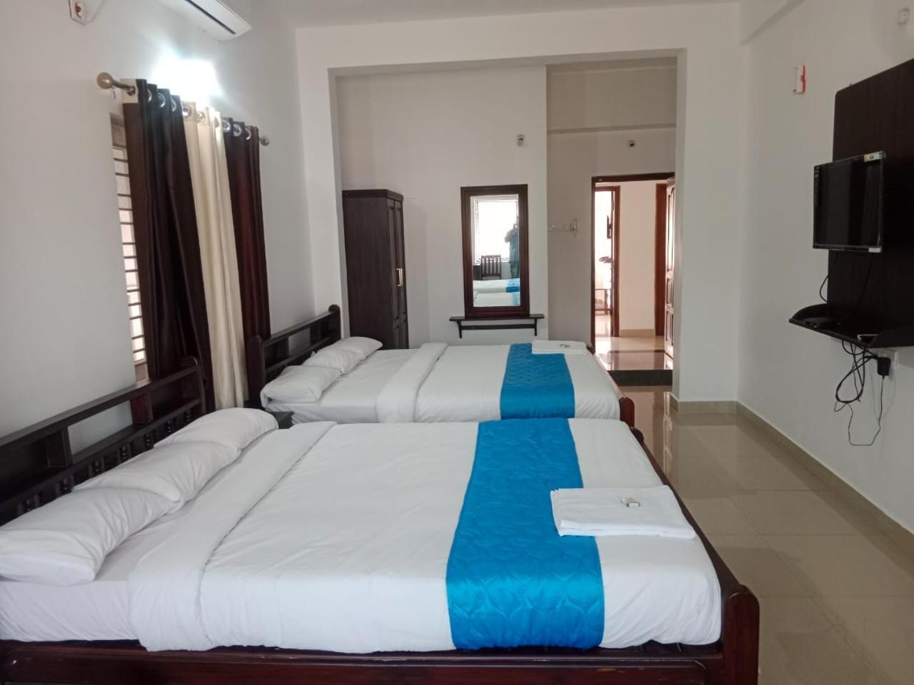 Hotel Blue Rays Bainduru Esterno foto